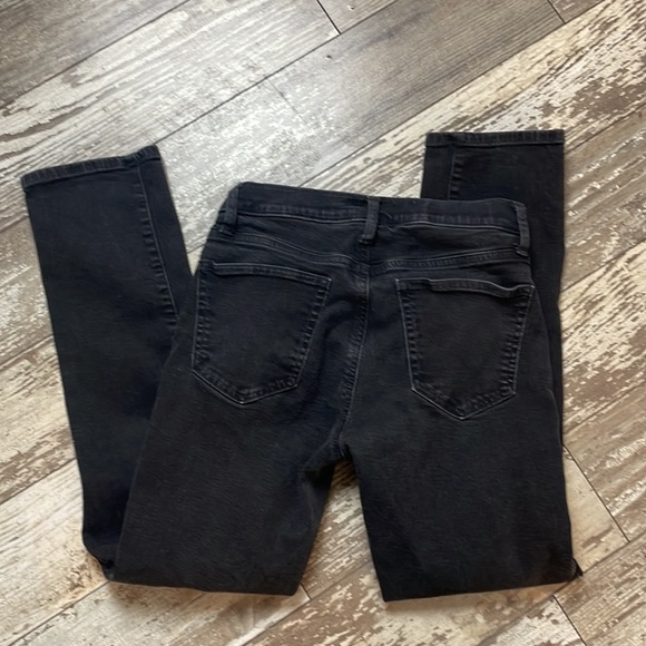 Gap Classic Straight Mid Rise Faded Black Jeans - Picture 3 of 6